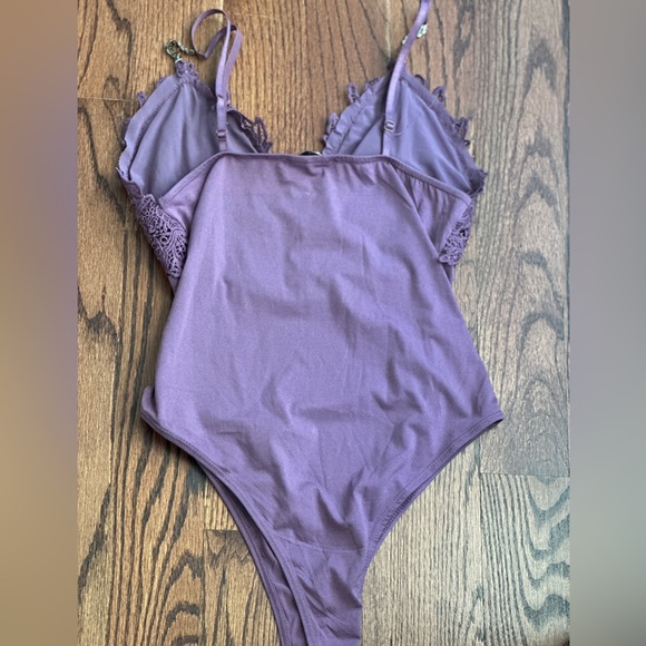 New with Tags Yaya & Co  
Top Lace Bodysuit. Purple 
New with Tags 
Size: US M - Picture 3 of 4